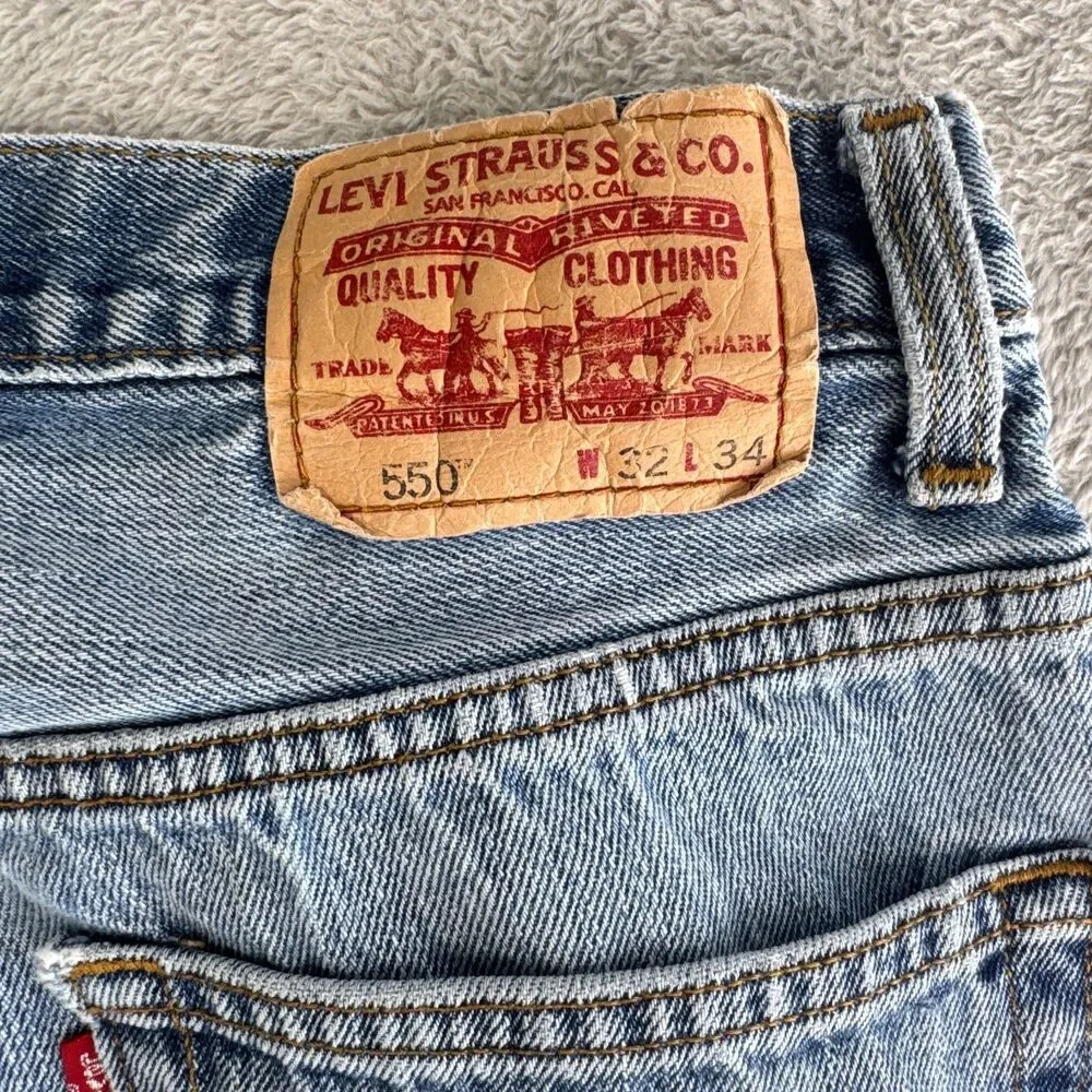 Levi's 550 Jeans Men 32X34 Blue Denim Cotton Relaxed Fit Medium Wash Tapered Leg